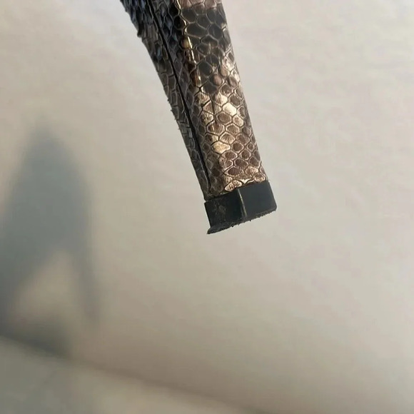 Stuart Weitzman snake print pumps 9M - Picture 7 of 13